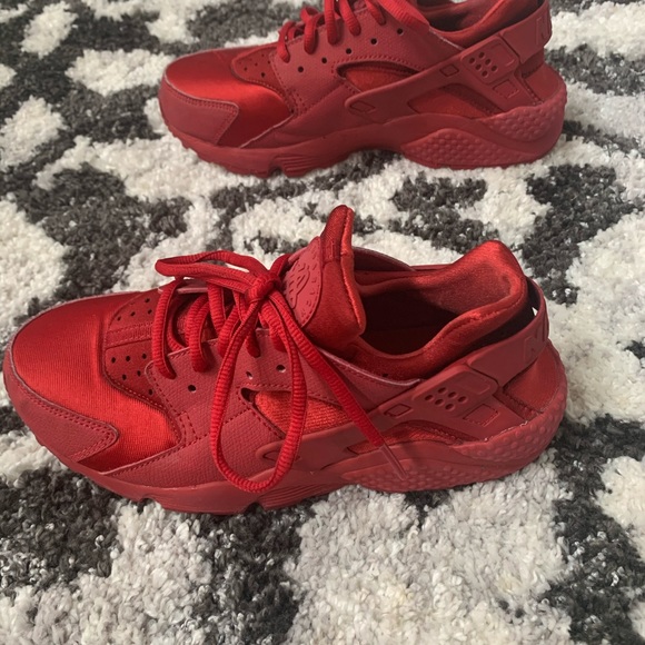 nike air huarache red